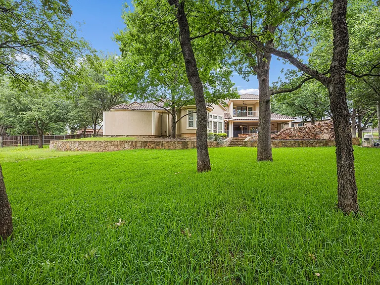2101 Miracle Point Dr — Photo 44