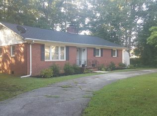 4 Parker Rd, Taylors, SC 29687