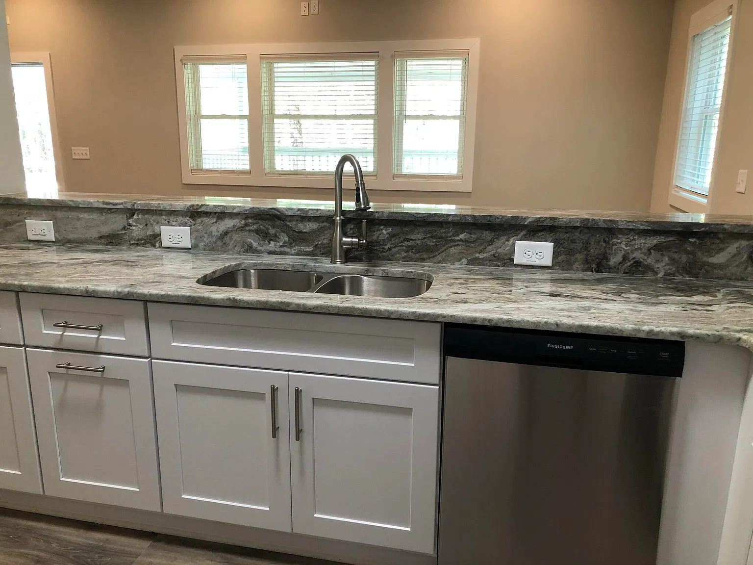 2 bed, 1.0 bath, 1250 sqft, $1,650 — Photo 3