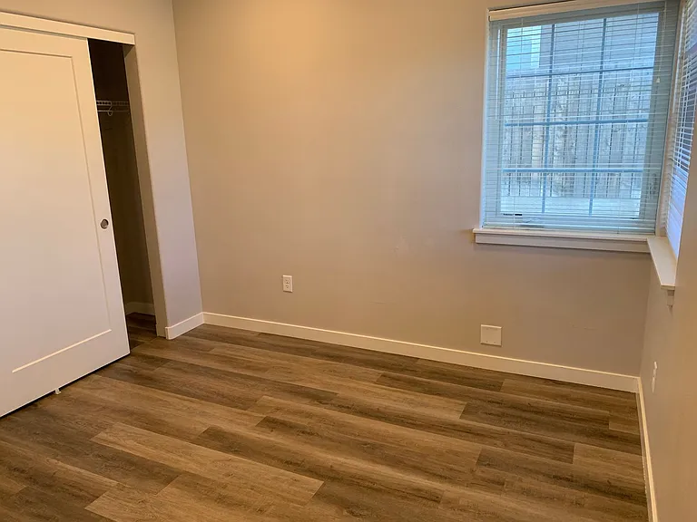 1140 SW 27th St #102 — Photo 14