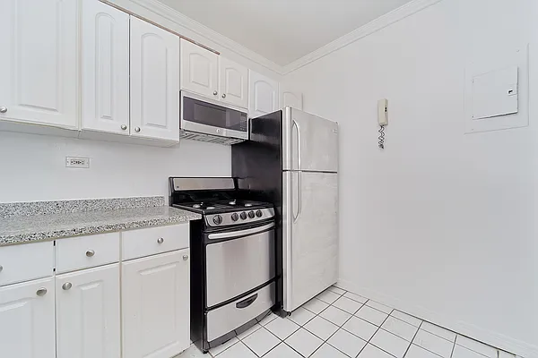 Rented by Living New York | media 9