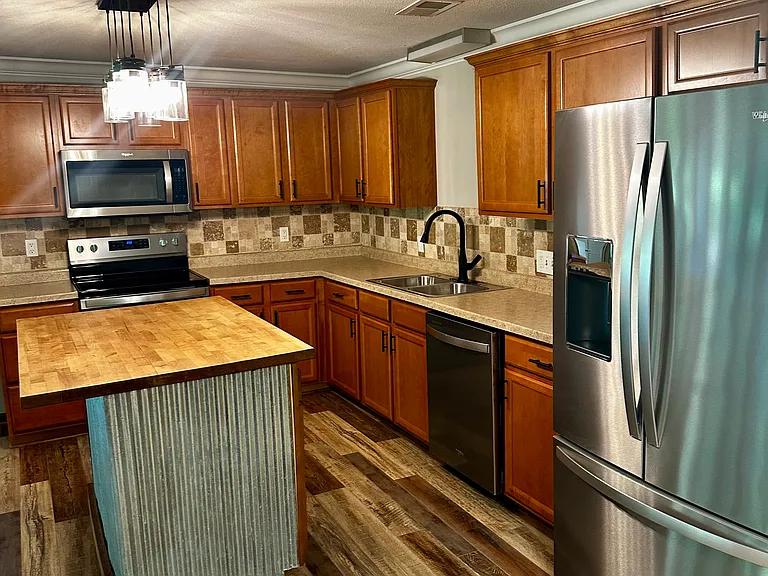 8100 E Mount Hope Rd — Photo 13