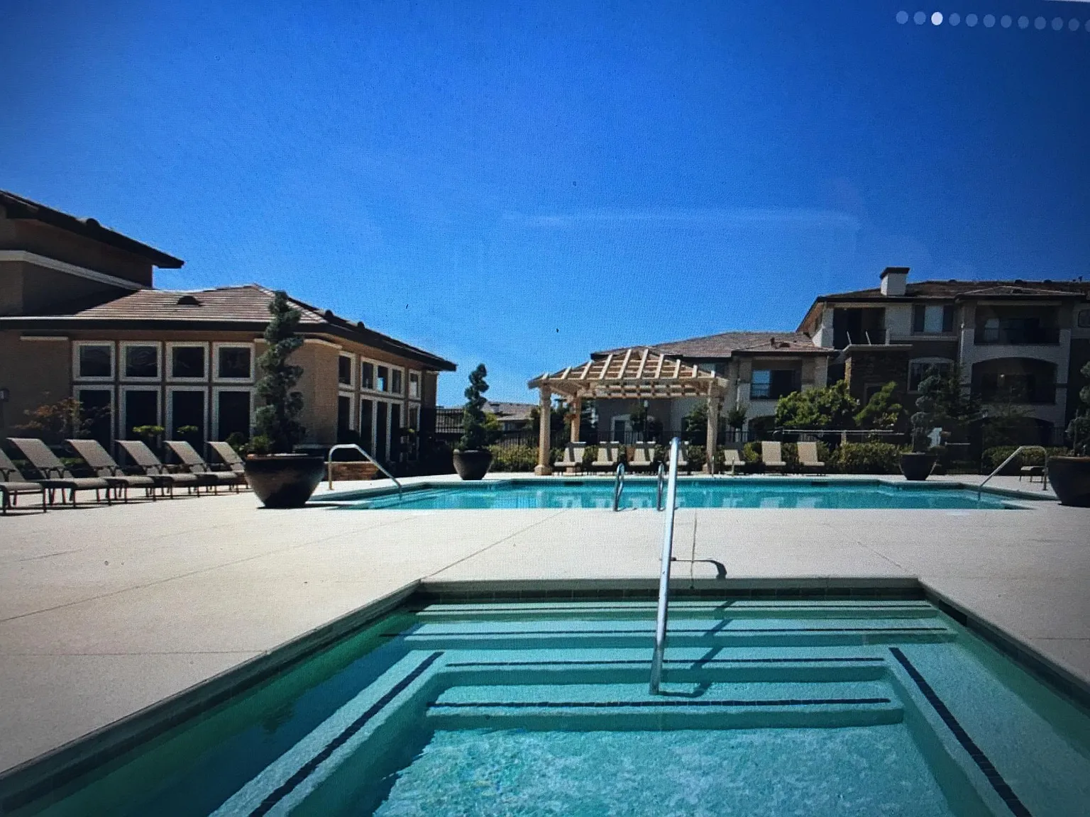 2 bed, 1060 sqft, $2,095 — Photo 3