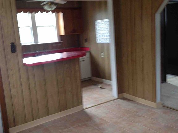 devils den 4-15.JPG 5