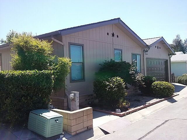Front: street view 2