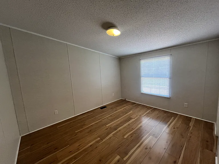 539 Valleybrook Ln — Photo 23