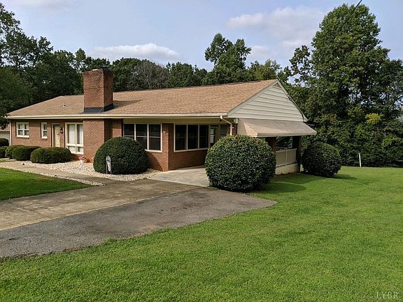 2nd image of 133 Mountain Peak Dr