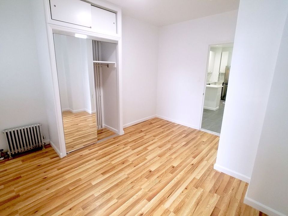 1st image of 132 N 10th St APT 1R