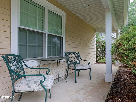 4th image of 5 Brookdale Court