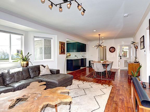 3rd image of 251 S 18th St