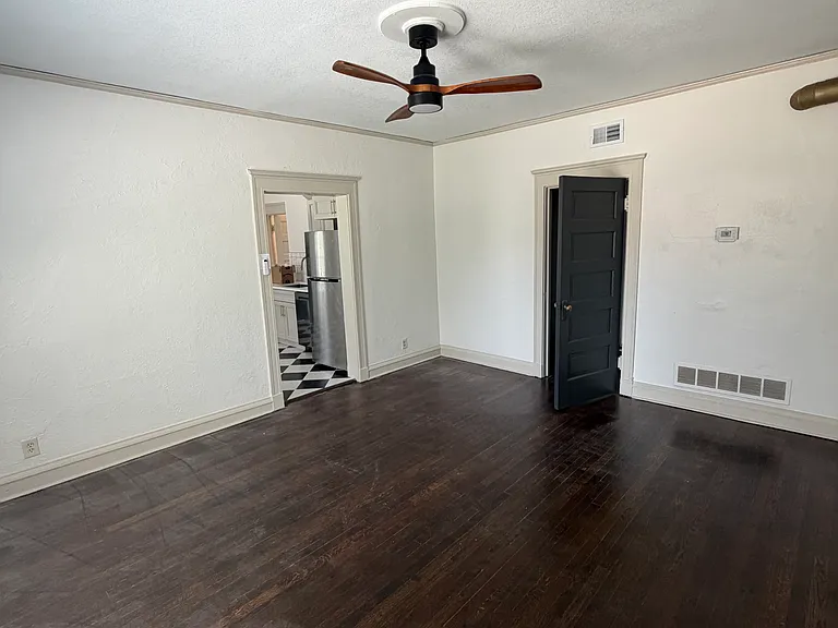 526 Holmes St #2S — Photo 6