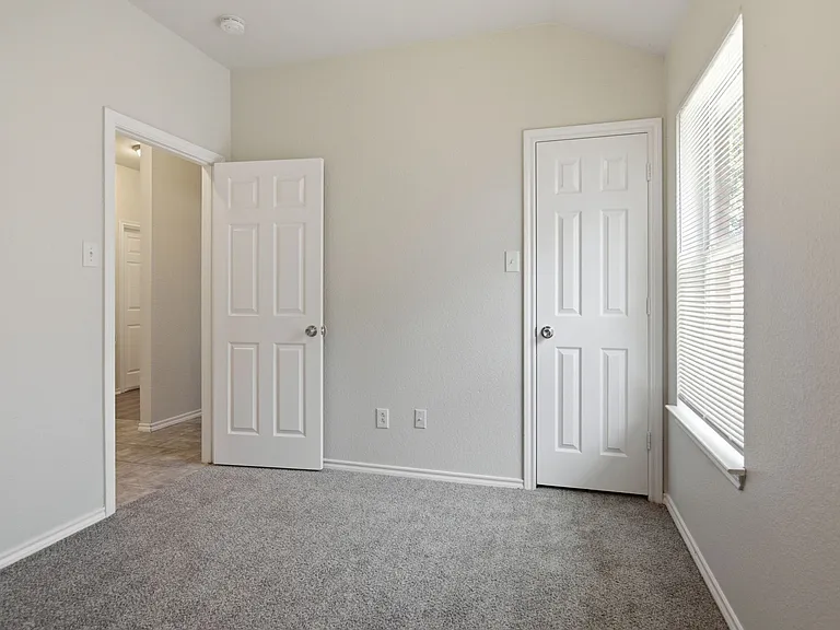 6317 Rockhaven Dr — Photo 19