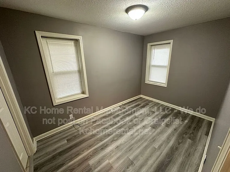 1110 W 41st Ter #1W — Photo 17