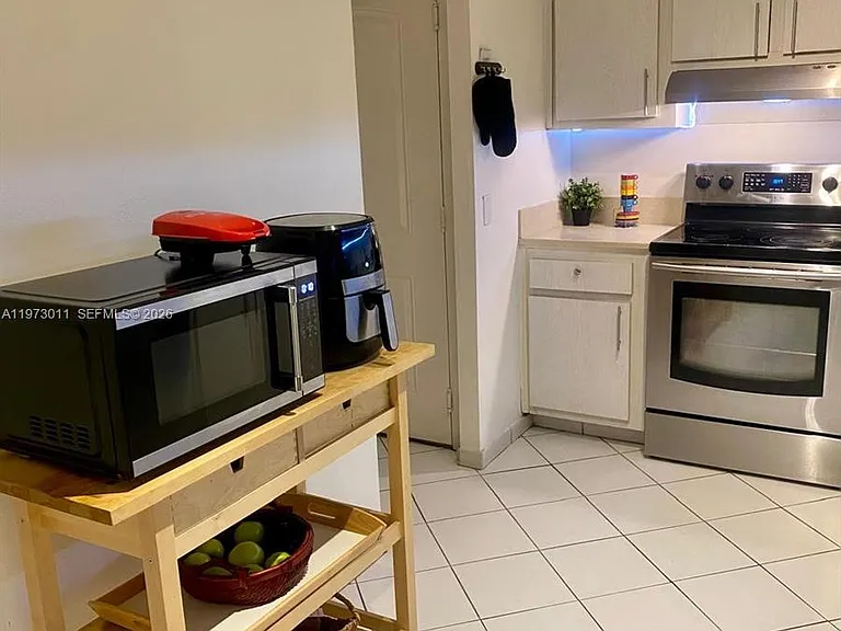 100 Bayview Dr #516 — Photo 6