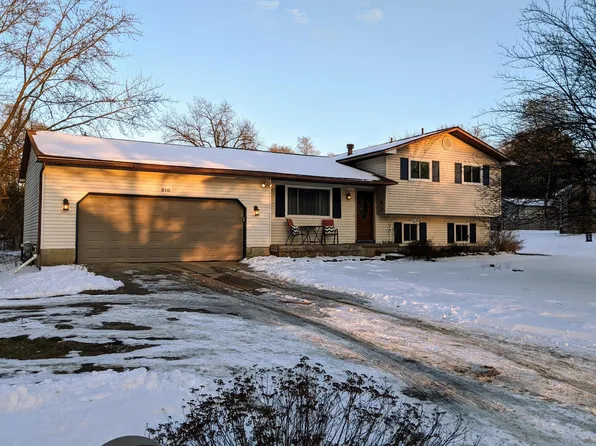 819 Alpine Trl, Fenton, MI 48430