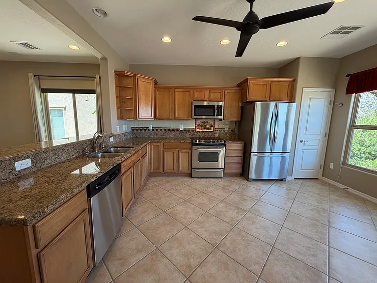1072 Bunkhouse Ct — Photo 4