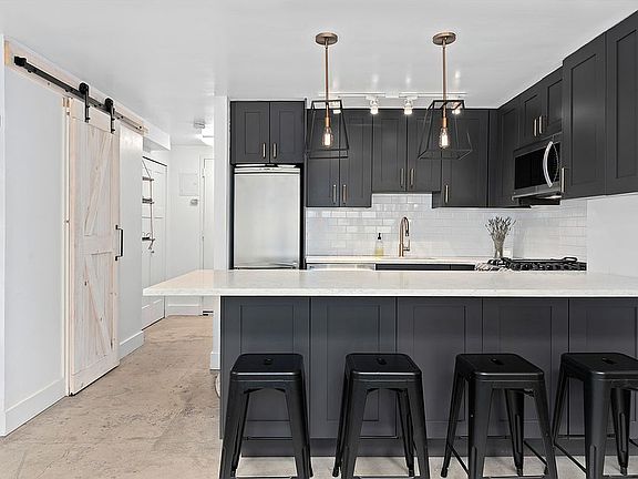 3rd image of 65 Cooper Sq APT 2B