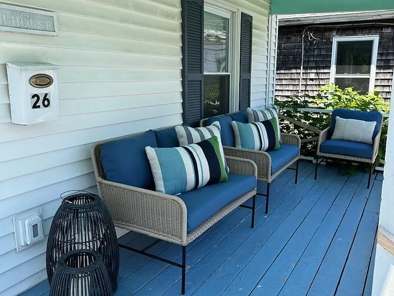 26 Myrtle Ln — Photo 1