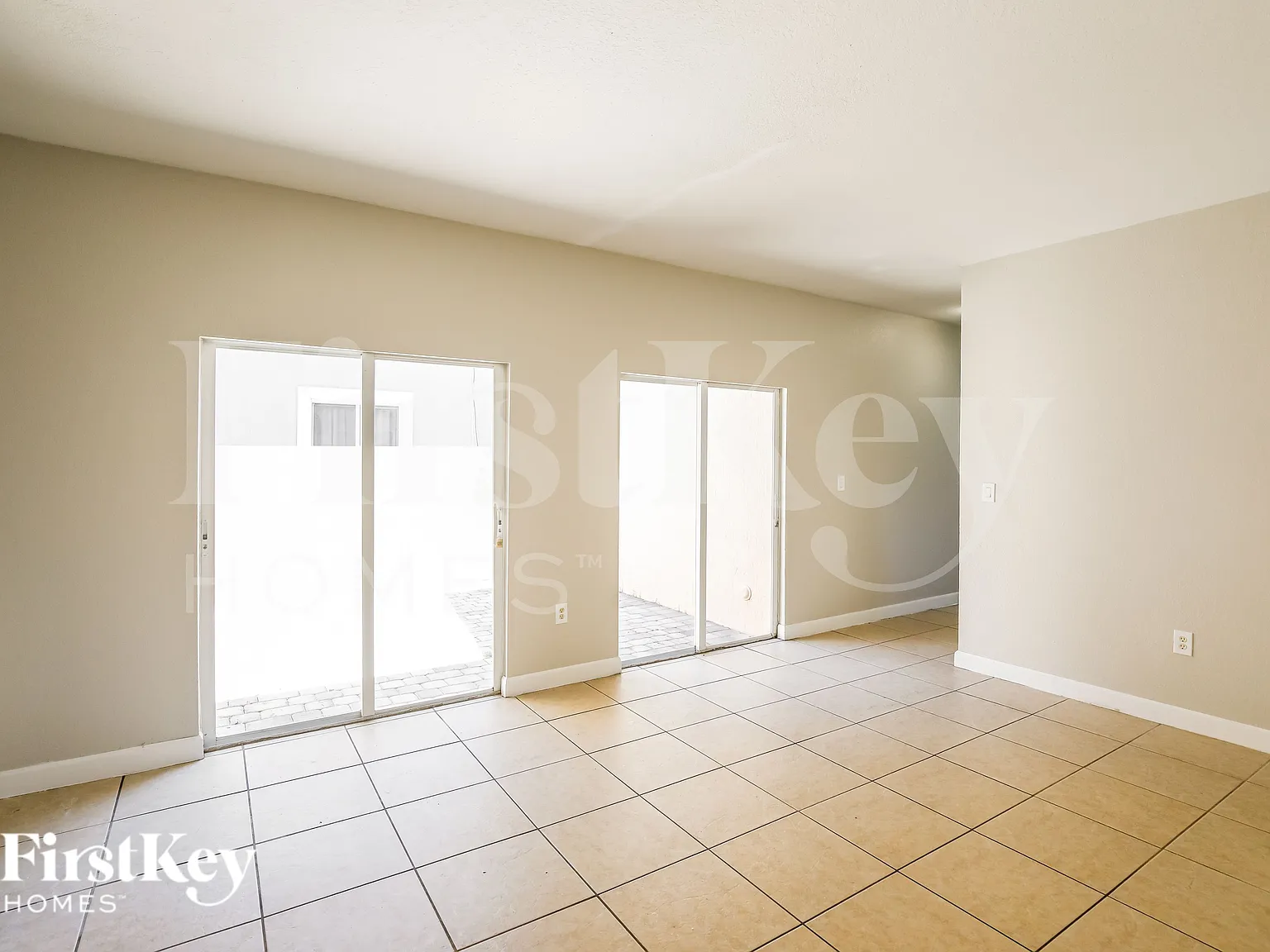 3 bed, 2.0 bath, 1581 sqft, $2,365 — Photo 4