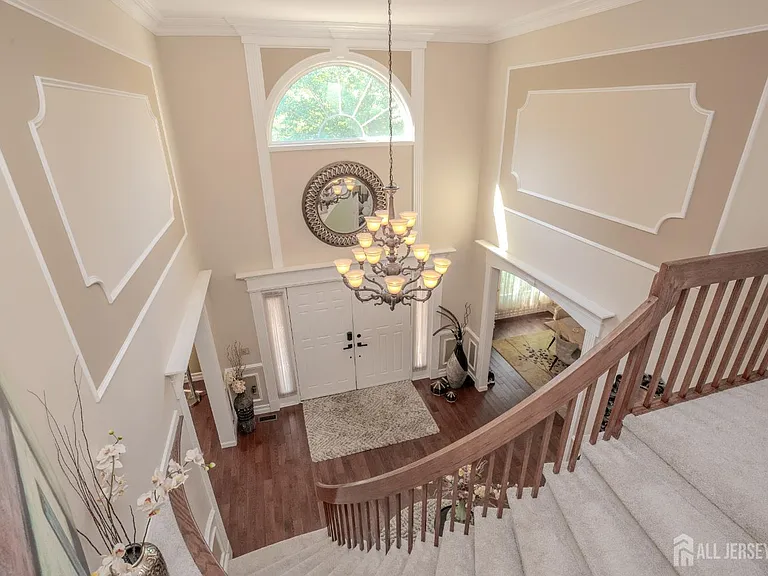 61 Amherst Way — Photo 30