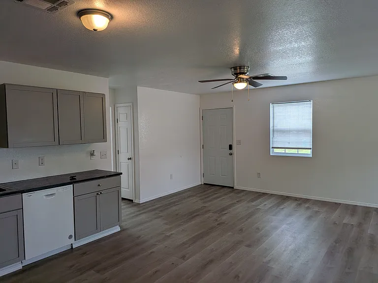 732 Garhart St #A — Photo 10