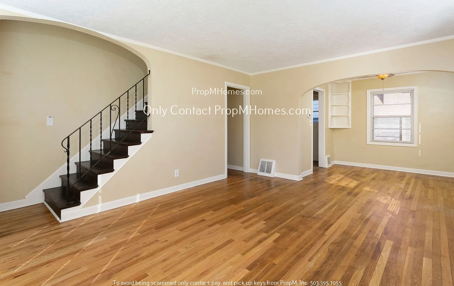 Charming Two Bedroom Duplex in SE! — Photo 4