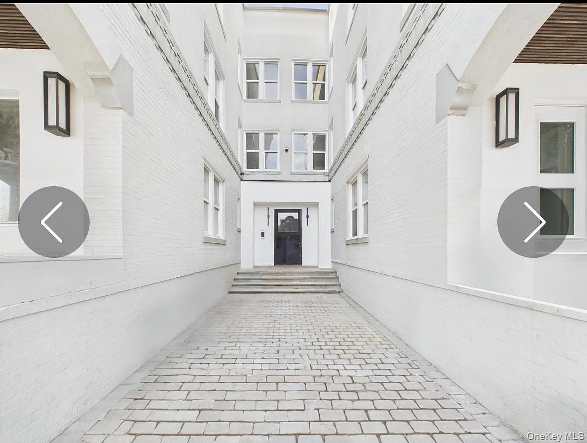 3 bed, 1.5 bath, $4,770 — Photo 2