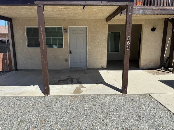 860 Douglas Ct, Hemet, CA 92543