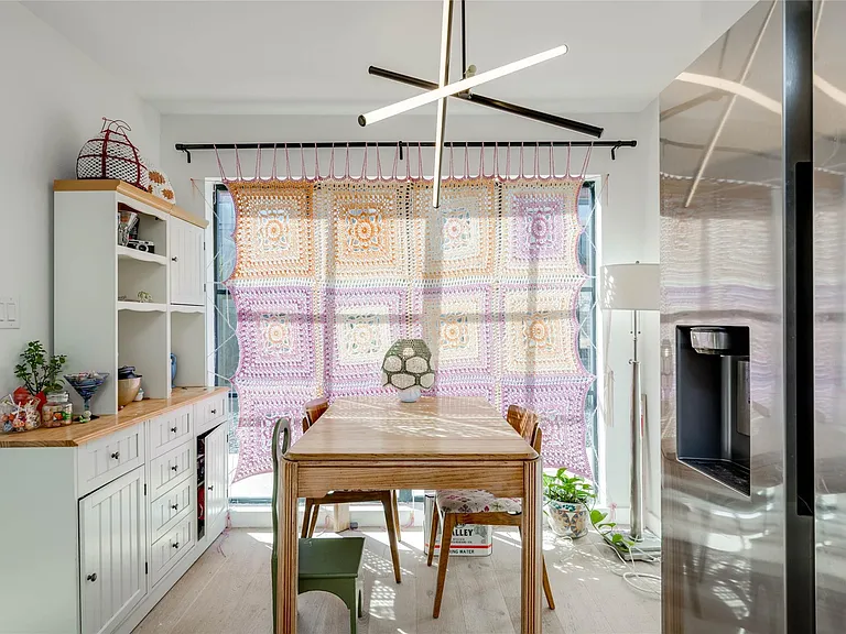 400 E 30th St #105 — Photo 2