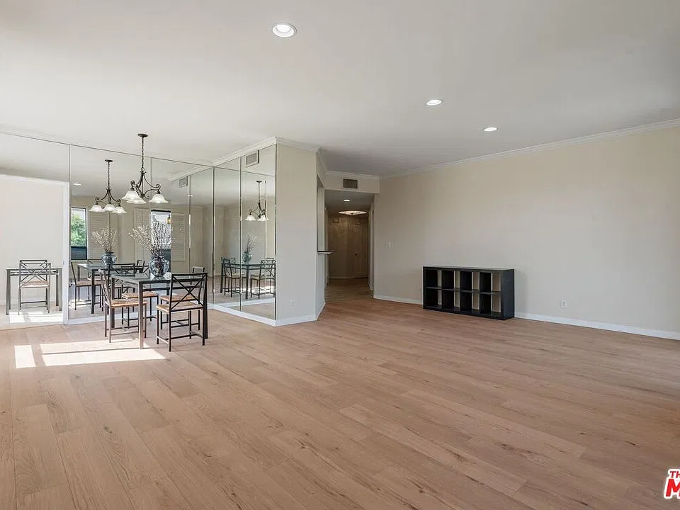 1315 Roxbury Dr #201