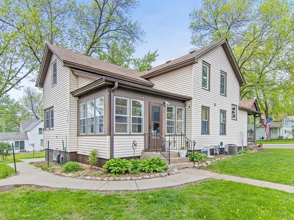 915 Vine St, Hammond, WI 54015