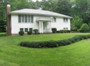 36 McAllister Rd, Bedford, NH 03110