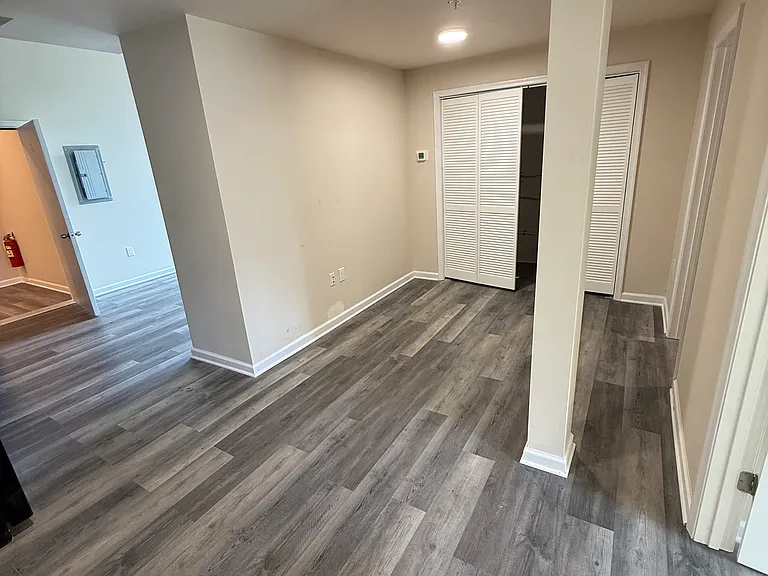 119 S Aubrey St #106 — Photo 3