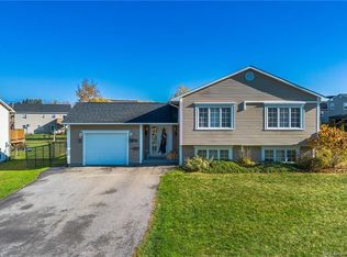 21 Carter Cres, Oromocto, NB E2V 0C4