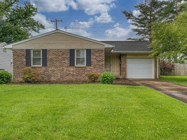 1529 Olympic Ct, Evansville, IN 47715