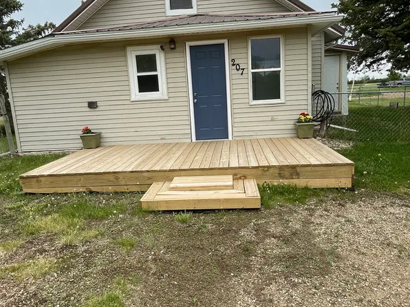 207 W 3rd St, Harrold, SD 57536