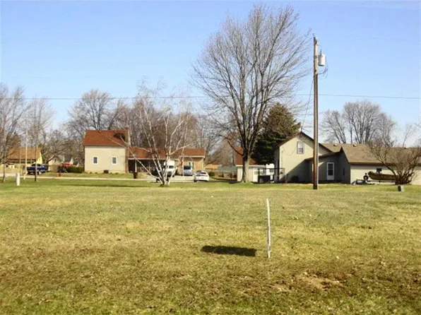 203 E Ashton Dr, Ashley, IN 46705