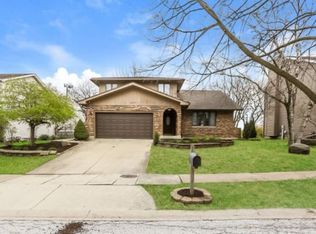 2455 Lakeside Dr, Aurora, IL 60504
