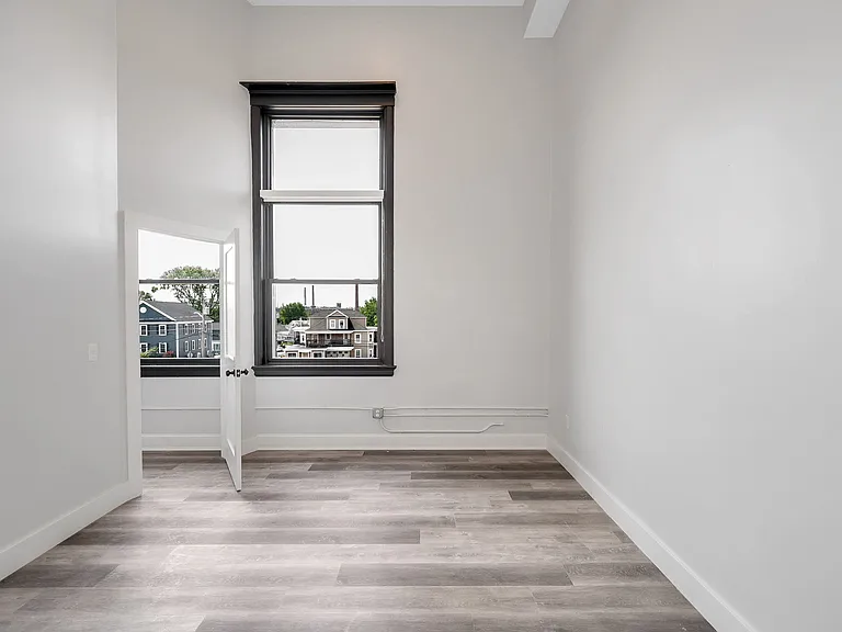 72-74 Boisvert St #9 — Photo 5
