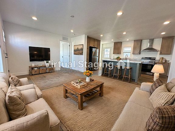 5th image of 2060 N Center St #432