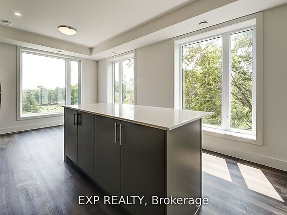 4th image of 103 Roger St #516