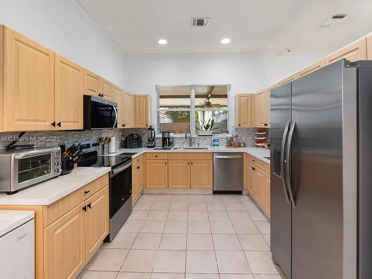 14342 SW 159th Ct — Photo 9