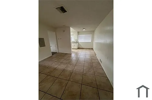 3041 E Hammond Ave #106 Photo 1