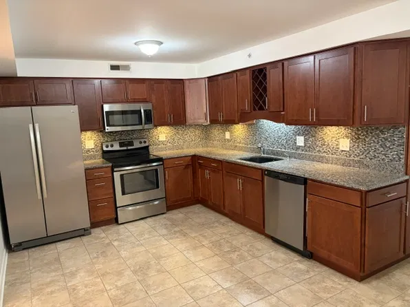 20 Lawrence St APT 5, Rensselaer, NY 12144