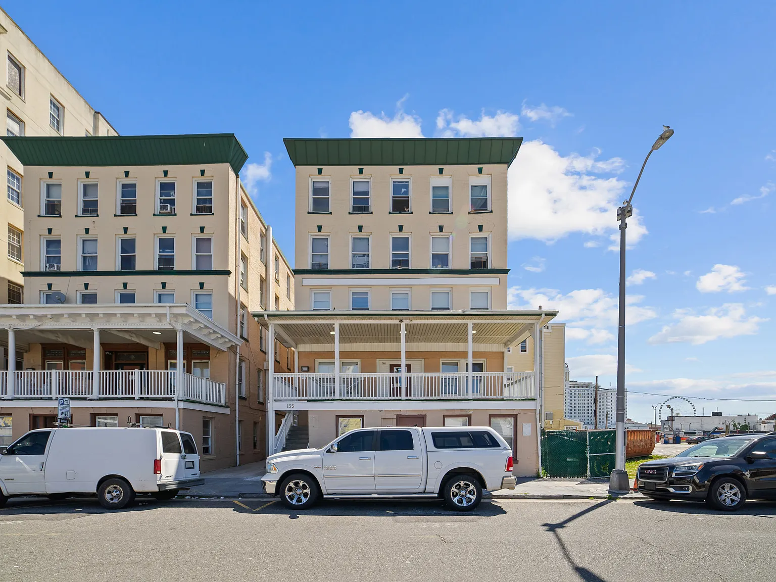 133-135 Saint James Pl — Photo 1