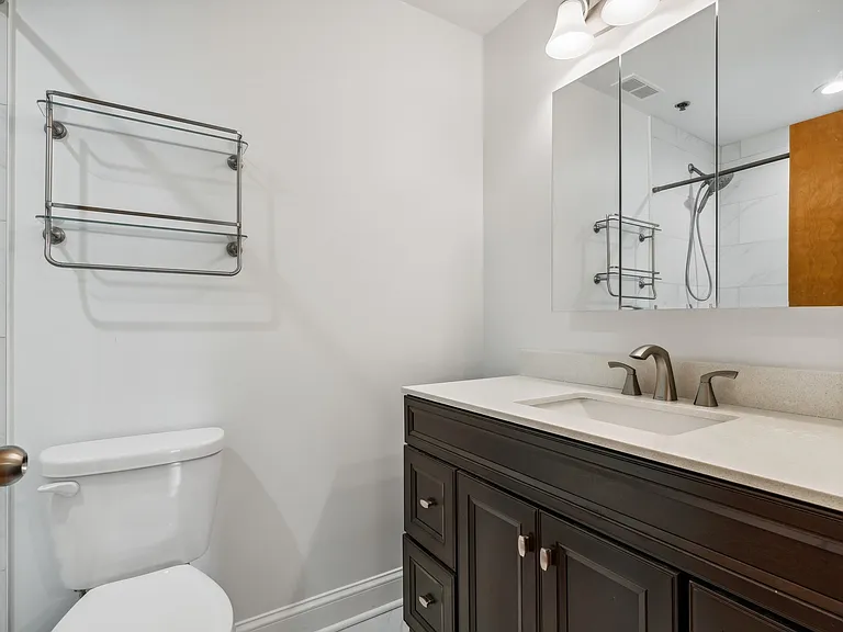 212 W Washington St #1613 — Photo 2
