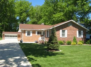7142 Barton Rd, North Olmsted, OH 44070