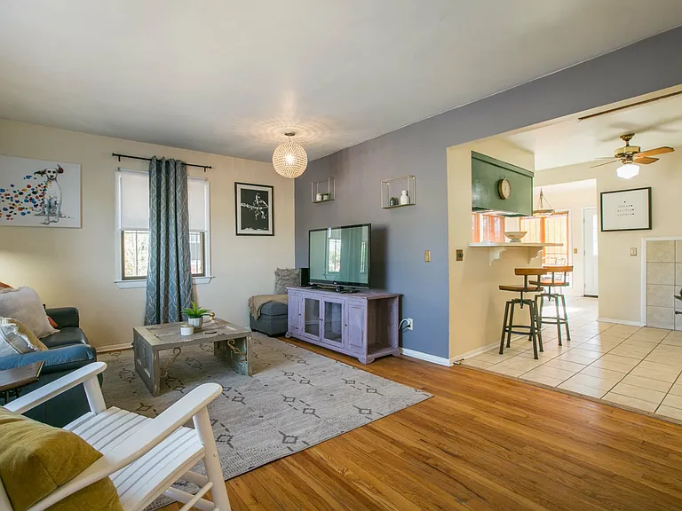 217 Cornell Dr SE — Photo 9