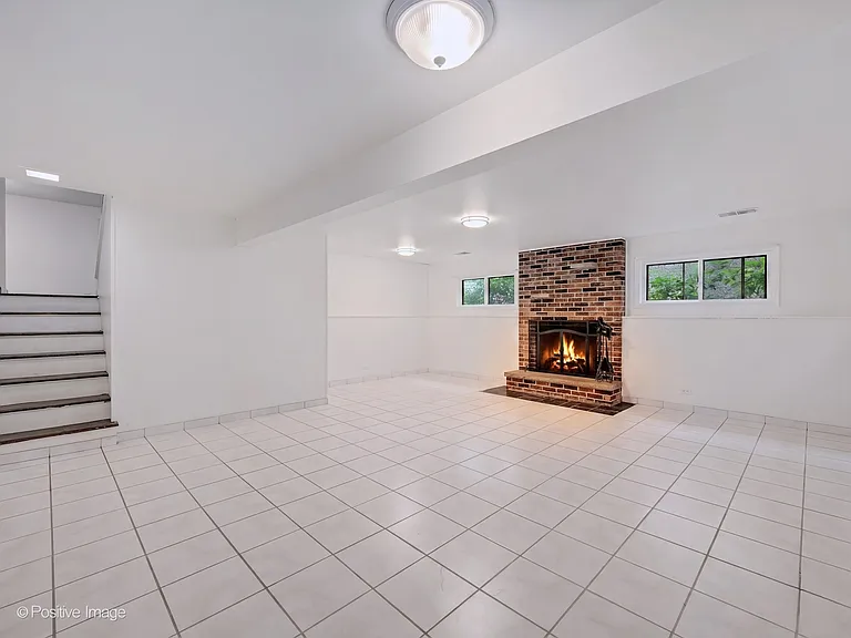 229 S Milton Ave — Photo 10