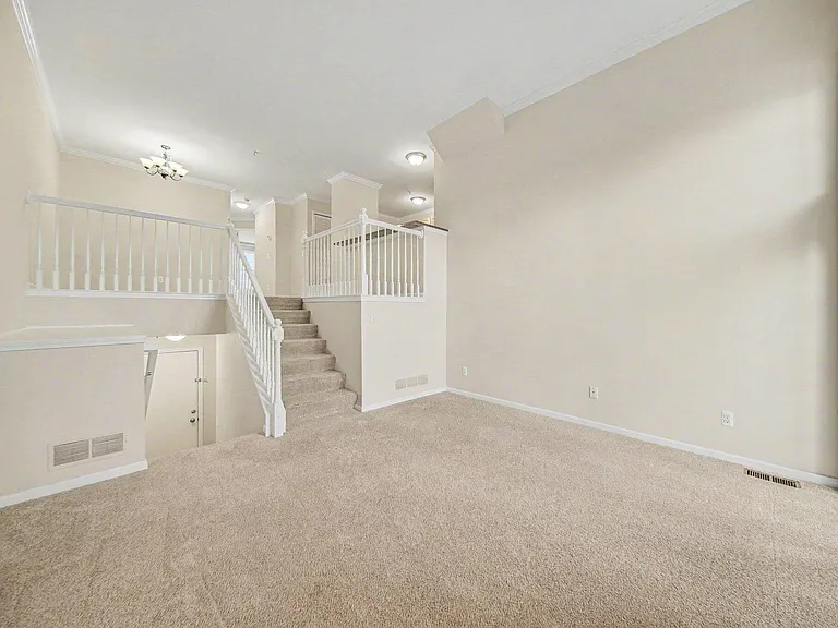 2738 Barclay Way — Photo 6